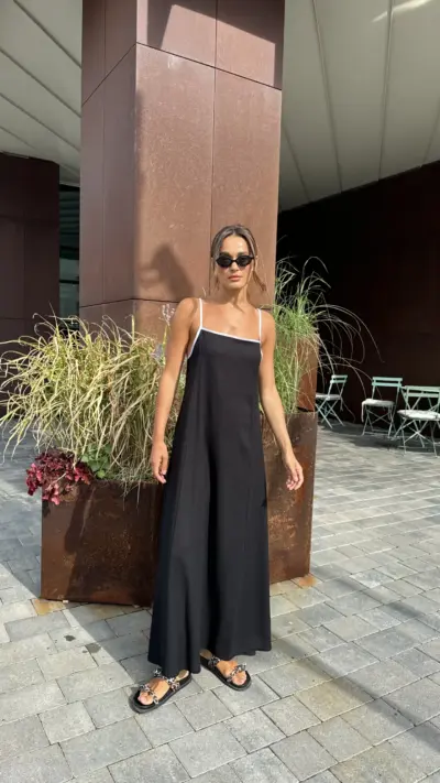 Чорний лляний сарафан