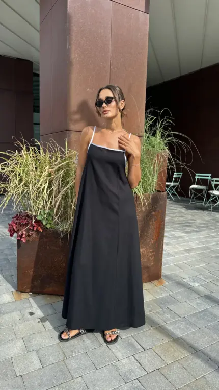 Чорний лляний сарафан