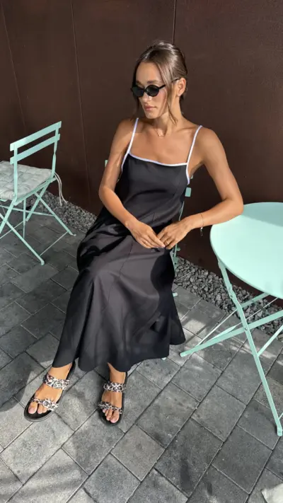 Чорний лляний сарафан