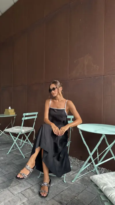 Чорний лляний сарафан