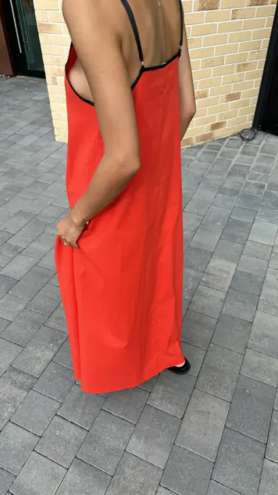 Червоний лляний сарафан