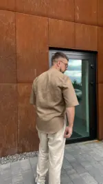 Бежева чоловіча сорочка