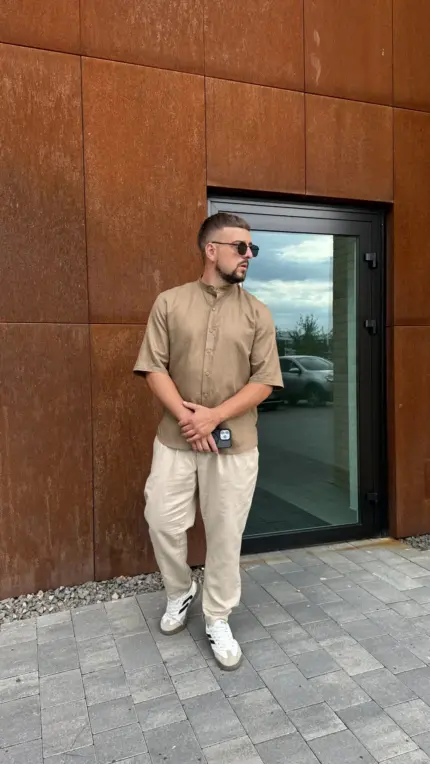 Бежева чоловіча сорочка