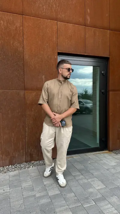 Бежева чоловіча сорочка