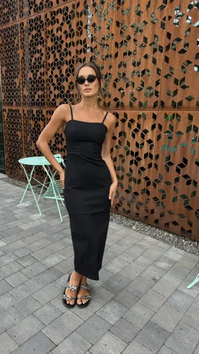 Чорна сукня лляна зі спинкою