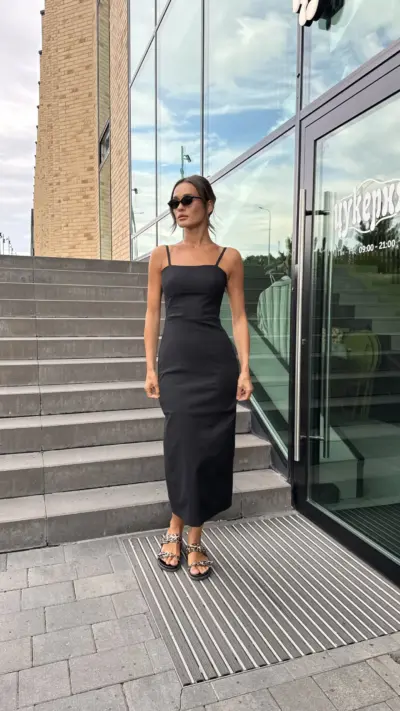 Чорна сукня лляна зі спинкою