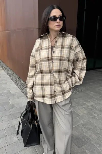 Бежева картата сорочка
