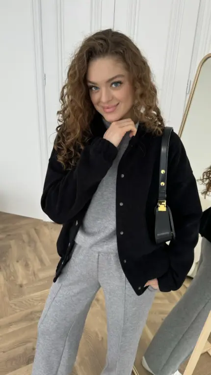 Чорний бомбер із матеріалу вельвет рубчик