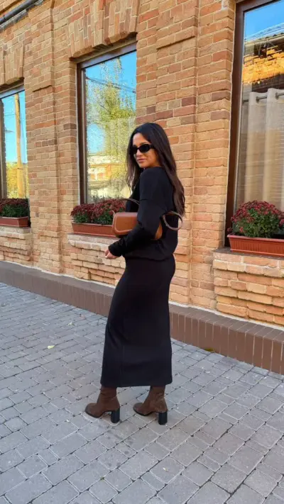 Чорний костюм спідниця та кофта