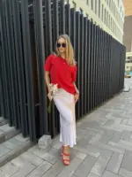 Червона футболка з сердечком вишитим