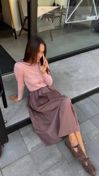 Базова міді-спідниця з акцентом на талію мокко - Зображення 8