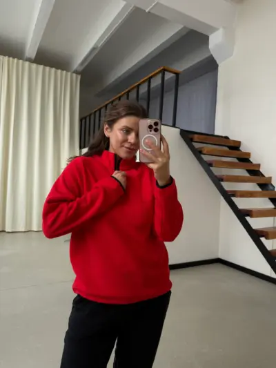 Костюмчик червоний з високоякісного флісу Полар та чорні штани - Зображення 3