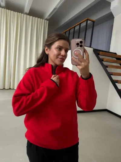 Костюмчик червоний з високоякісного флісу Полар та чорні штани - Зображення 2