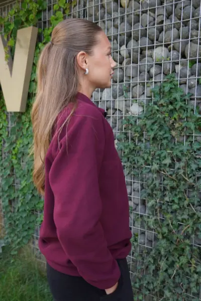 Костюмчик бургунді з високоякісного флісу Полар та чорні штани - Зображення 2