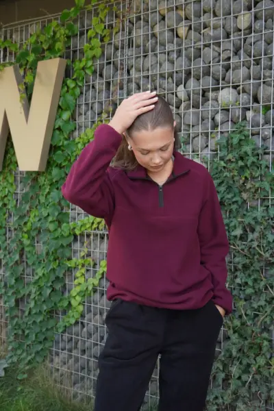 Костюмчик бургунді з високоякісного флісу Полар та чорні штани - Зображення 3