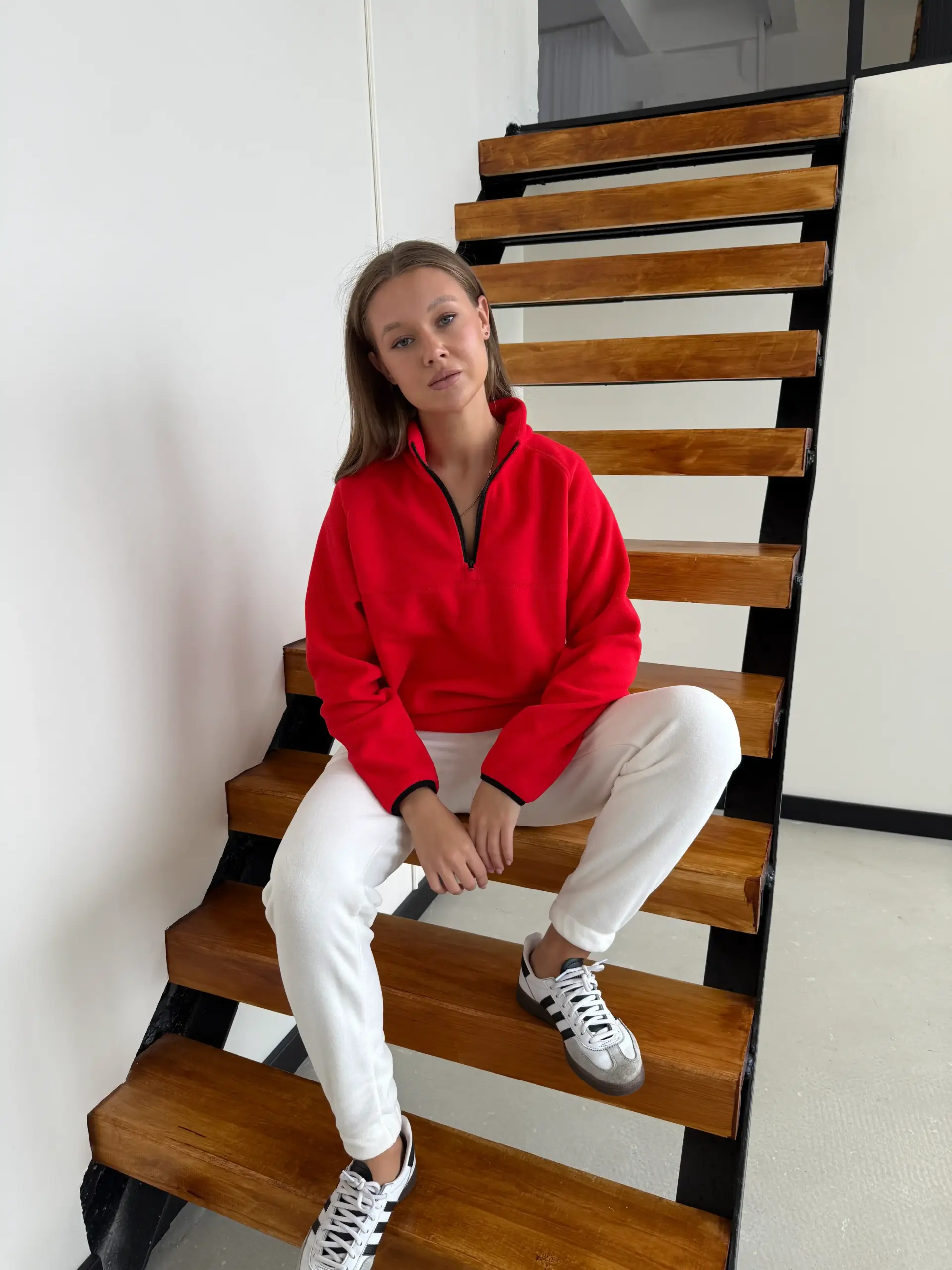 IMG_9403_11zon Костюмчик червоний з високоякісного флісу Полар та білі штани - Зображення 1